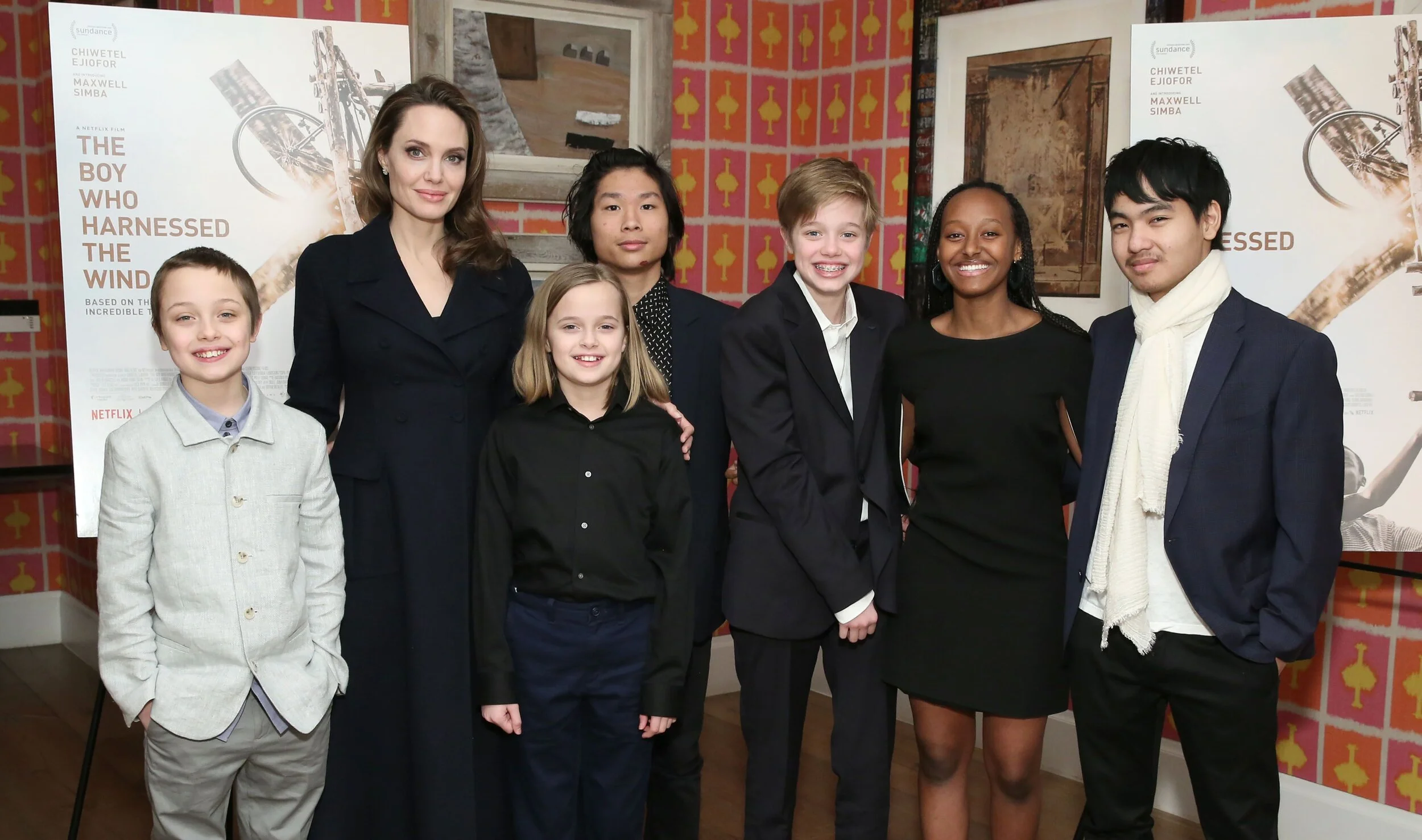 Angelina-jolie-with-children-knox-leon-jolie-pitt-vivienne-news-photo-1572011377